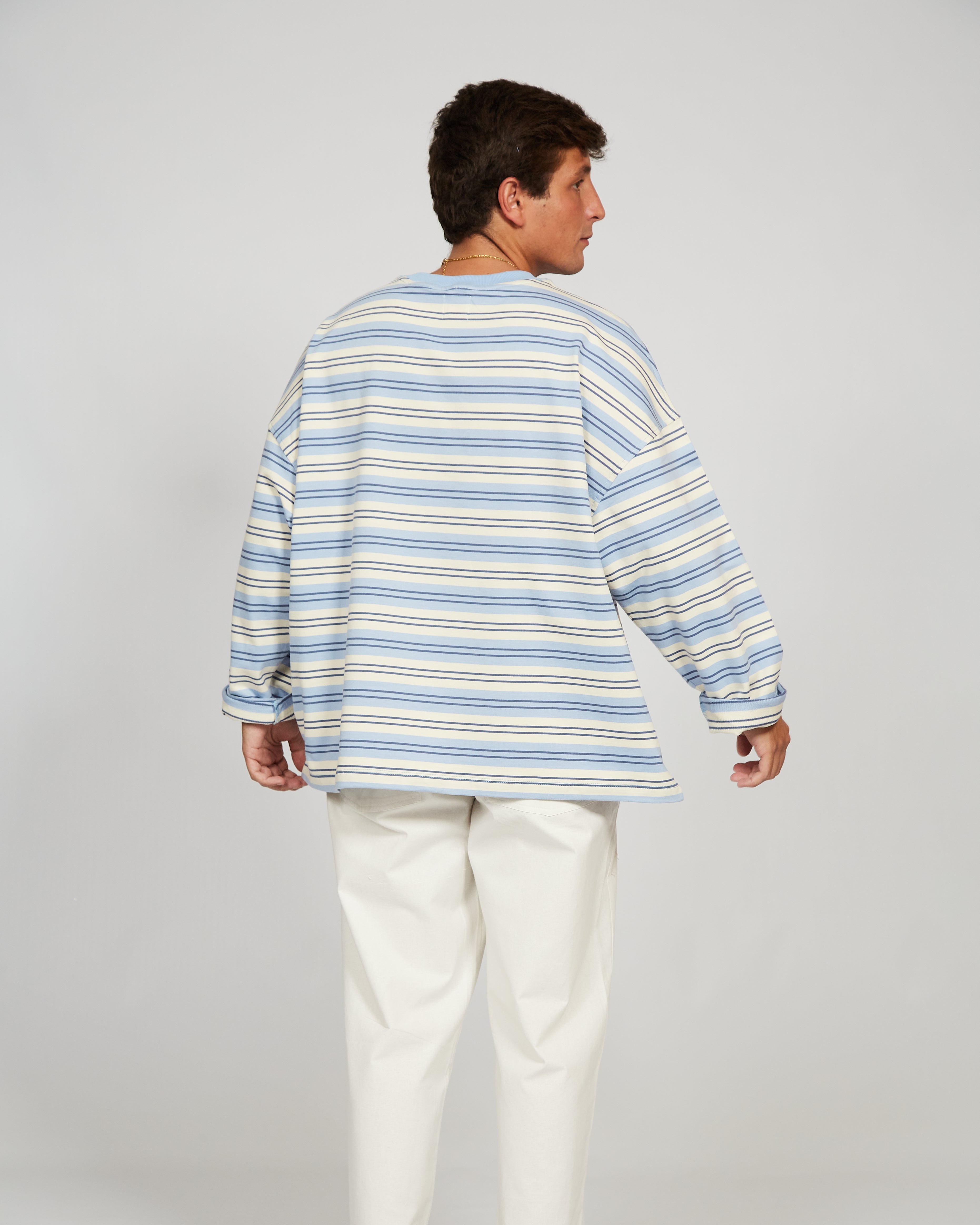 SURFÈRE AU VENT